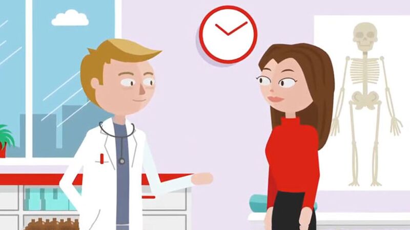 Ein Arzt im Gespräch mit einer Patientin in einer Praxis, illustriert mit einem Skelett im Hintergrund.